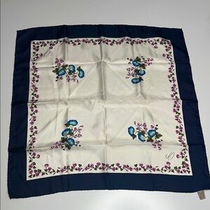 Gucci 26” Silk 1970’s Scarf Floral Design Petunias Bluebells - New Unworn